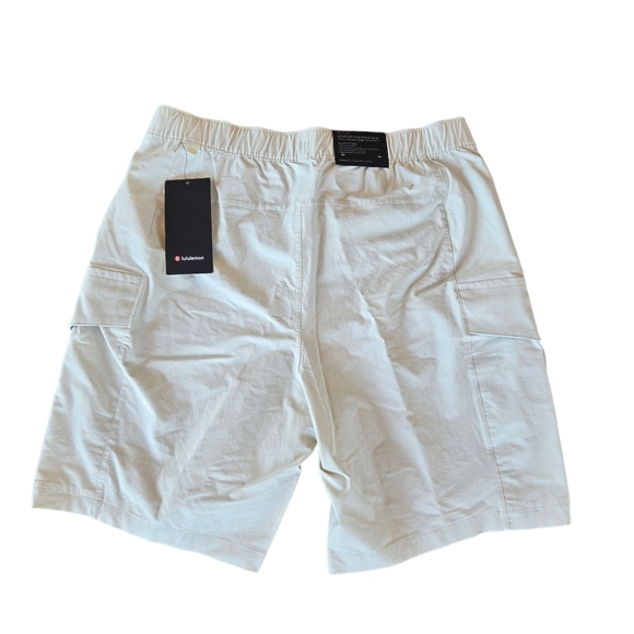 Lululemon Versa Twill Cargo Pocket Shorts Khaki Size Xl - Picture 2 of 11